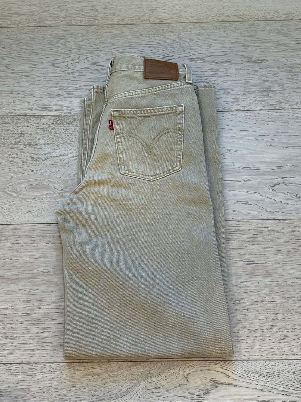 Levi’s Ribcage Wide Leg Jeans in Scraped Travertine Tan Size 25x32